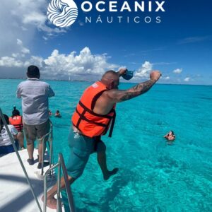 Catamarán a Isla Mujeres PLUS — Día Completo Todo Incluido